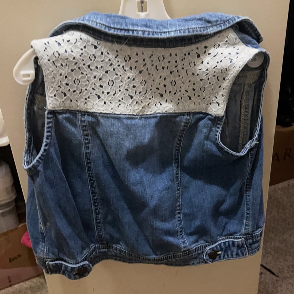 Vest - Picture 2 of 2